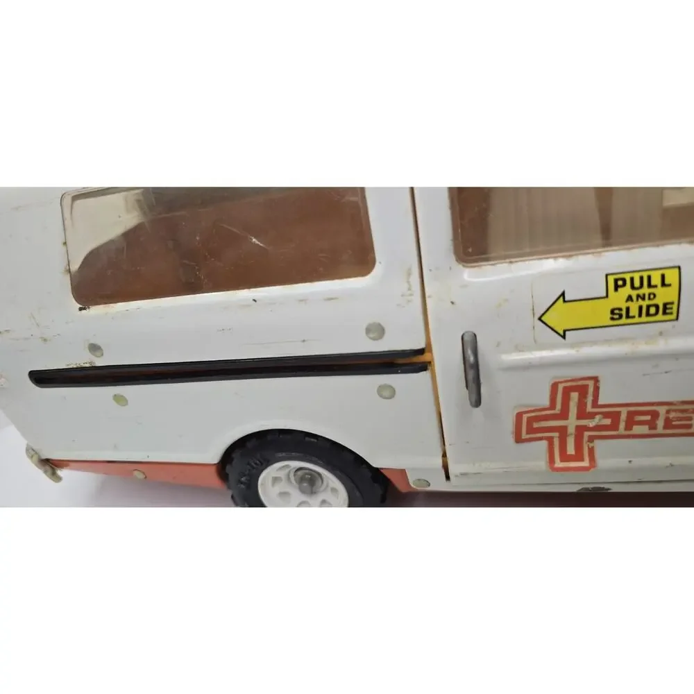 VINTAGE TONKA PRESSED STEEL RESCUE AMBULANCE